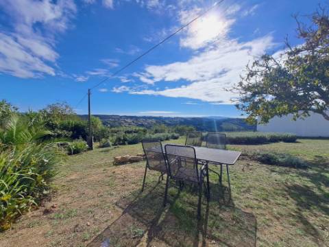 Moradia Rústica em Terreno Urbano