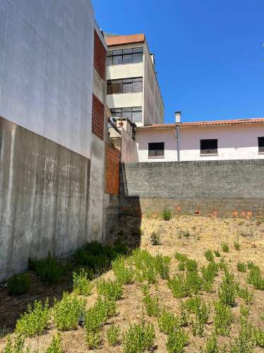 Terreno para construção de edifício de 4 pisos, centro de Ourém