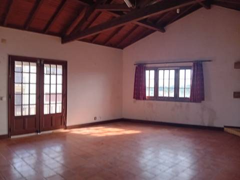 Moradia T4 no centro da Chainça - Leiria