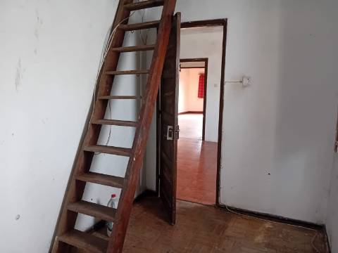 Moradia T4 no centro da Chainça - Leiria