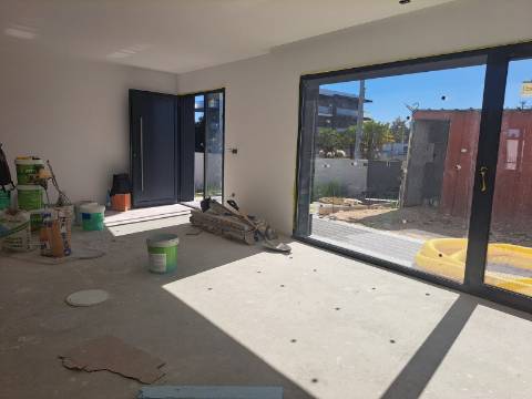 Moradia T4 com garagem na Barosa