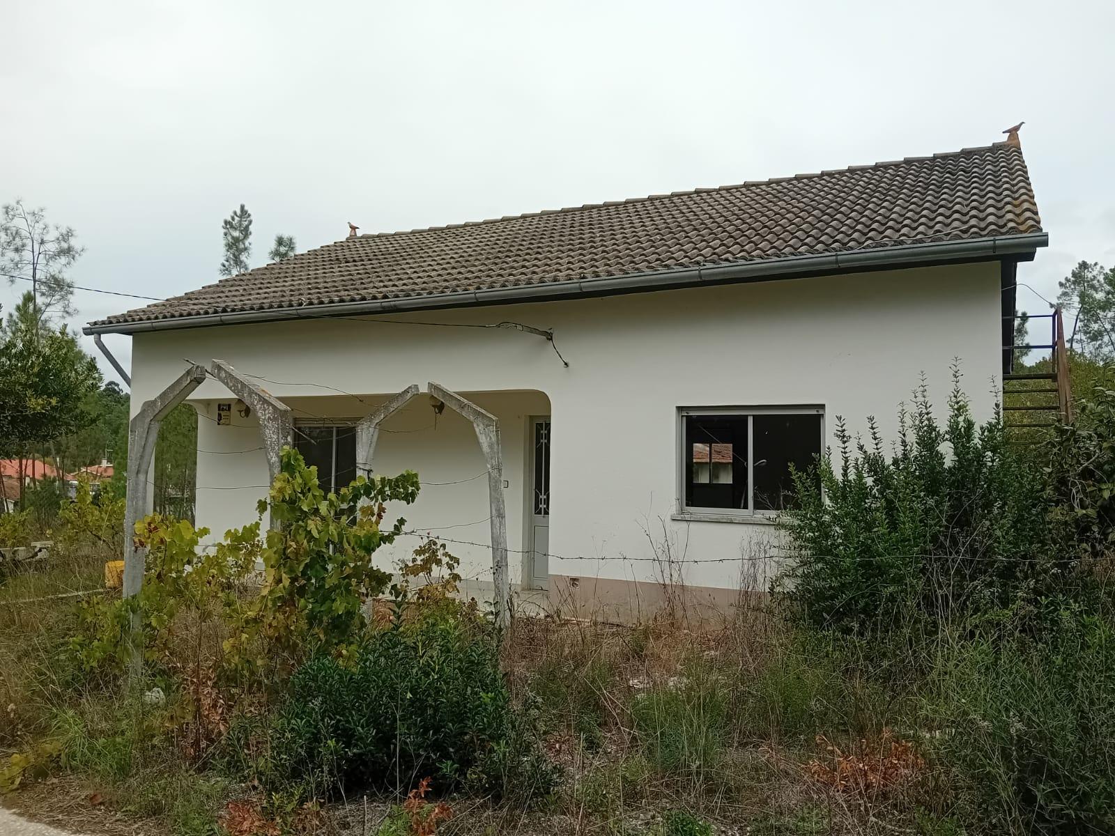 Moradia T3 com Terreno de 2660 m² em Rio de Couros, Ourém