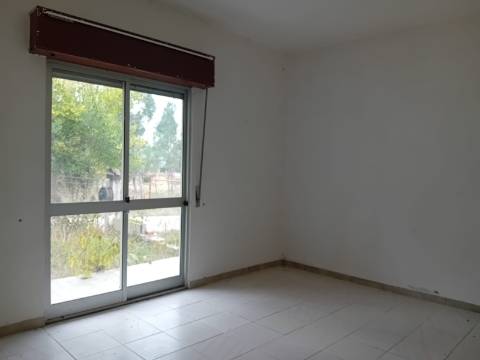 Moradia T3 com Terreno de 2660 m² em Rio de Couros, Ourém