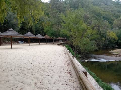 Moradia T3 com Terreno de 2660 m² em Rio de Couros, Ourém