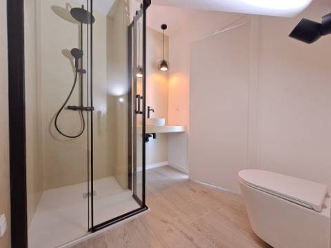 Moradia Geminada com 2 suítes junto à praia dos Supertubos