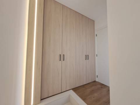 Moradia Geminada com 2 suítes junto à praia dos Supertubos