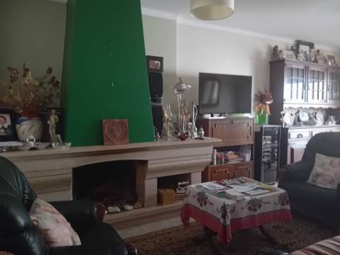 Apartamento T3 com suíte, centro de Fátima