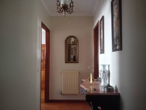 Apartamento T3 com suíte, centro de Fátima