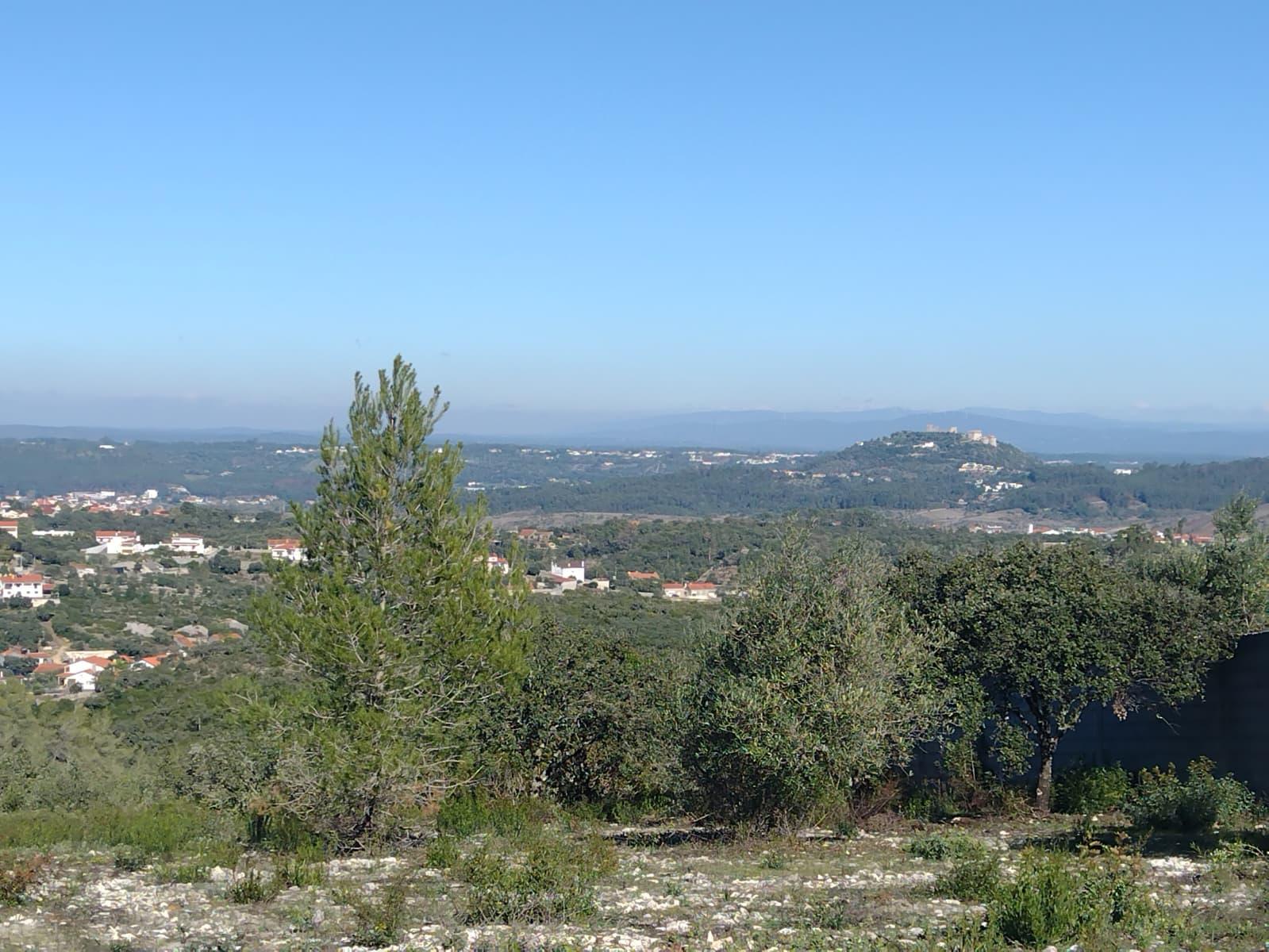 Terreno de 1505m2 urbanizável em Ortiga, Fátima com vista Castelo Ourém