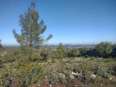 Terreno de 1505m2 urbanizável em Ortiga, Fátima com vista Castelo Ourém