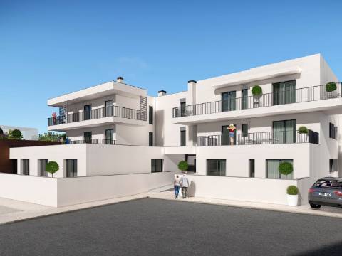 Apartamento T3 com garagem no centro de Ferrel