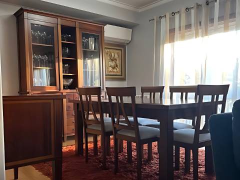 Duplex T3 com Varandas, Terraço e Vista Desafogada para o Castelo de Leiria - Bairro dos Capuchos