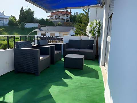 Duplex T3 com Varandas, Terraço e Vista Desafogada para o Castelo de Leiria - Bairro dos Capuchos