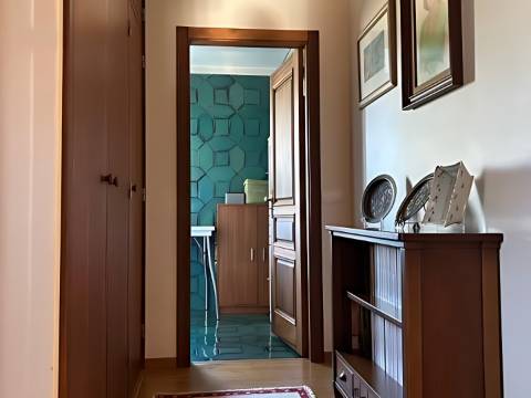 Duplex T3 com Varandas, Terraço e Vista Desafogada para o Castelo de Leiria - Bairro dos Capuchos