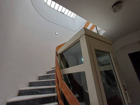 Duplex T3 com Varandas, Terraço e Vista Desafogada para o Castelo de Leiria - Bairro dos Capuchos