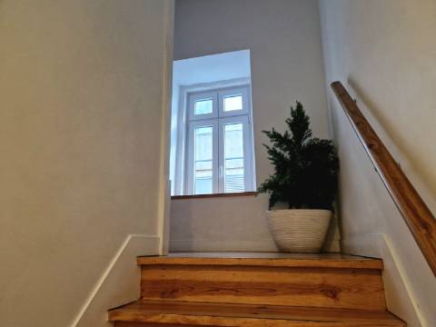 Apartamento T3 na Rua dos Fanqueiros, com vista para o Castelo de São Jorge