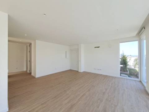 Moradia T3 independente com piscina na Lourinhã