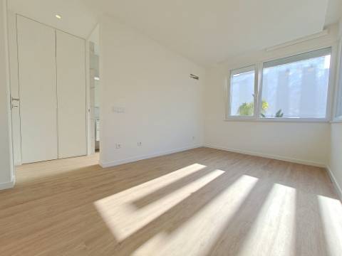 Moradia T3 independente com piscina na Lourinhã