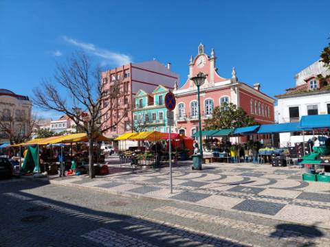 Apartamento T2 com garagem no centro da cidade