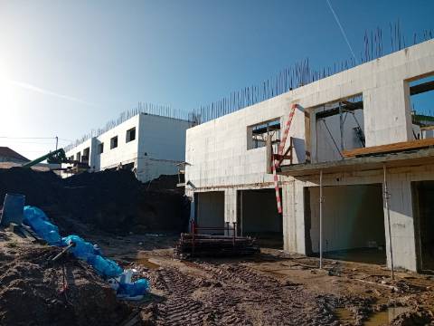 Apartamento T2 em Condomínio Fechado nos Pousos - Tecnologia Verde