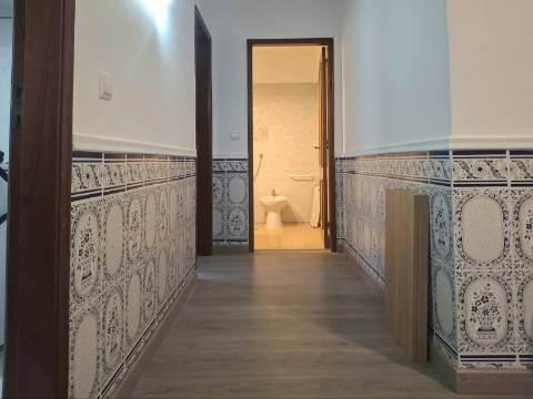 Ótimo apartamento T1 com varanda e arrecadação no Cacém