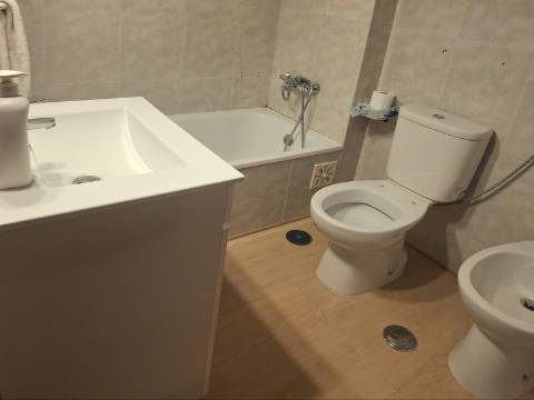 Ótimo apartamento T1 com varanda e arrecadação no Cacém