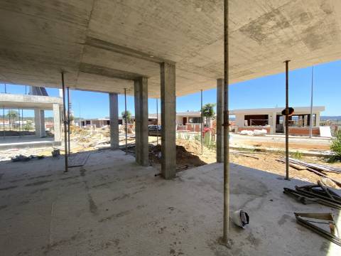 Moradia V3 com piscina e terraço a 5 minutos das praias