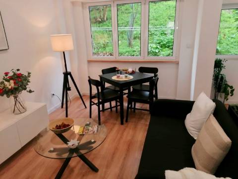 Benfica | T2 com suíte + arrecadação com 27m² | Prédio com obras realizadas