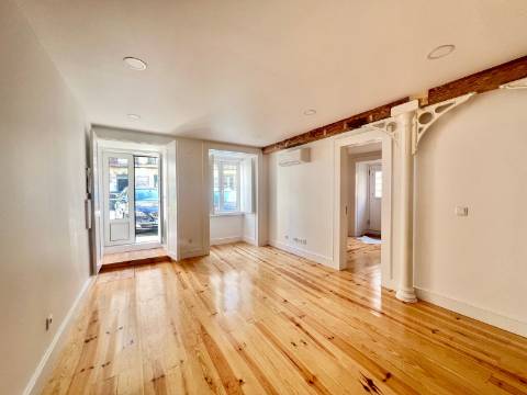 Apartamento T2 novo com charme e acabamentos premium em São Vicente