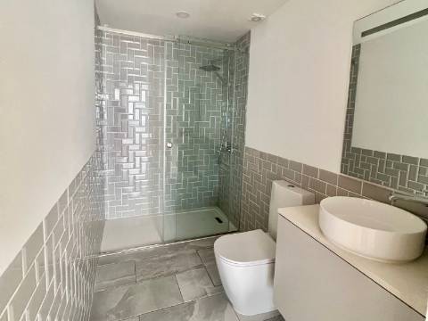 Apartamento T2 novo com charme e acabamentos premium em São Vicente