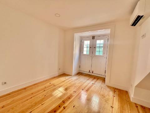 Apartamento T2 novo com charme e acabamentos premium em São Vicente