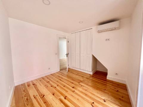 Apartamento T2 novo com charme e acabamentos premium em São Vicente