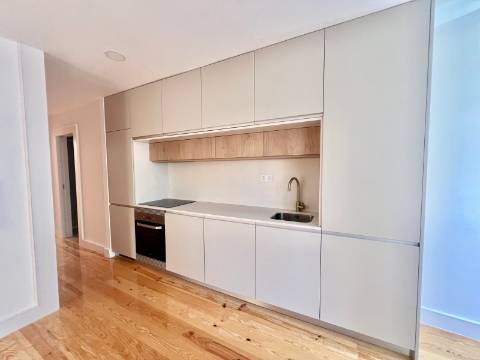 Exclusivo apartamento T2 de charme histórico e acabamentos de excelência