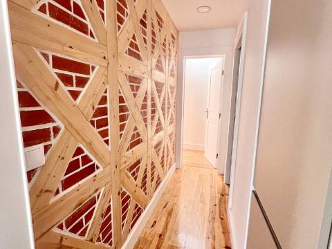 Exclusivo apartamento T2 de charme histórico e acabamentos de excelência