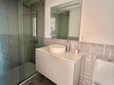 Exclusivo apartamento T2 de charme histórico e acabamentos de excelência