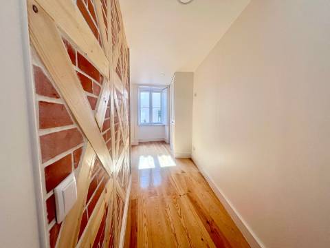 Exclusivo apartamento T2 de charme histórico e acabamentos de excelência