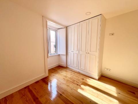 Exclusivo apartamento T2 de charme histórico e acabamentos de excelência