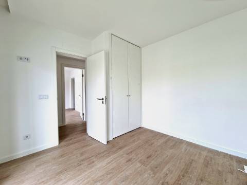 Moradia independente na Quinta da Queimada - Corroios