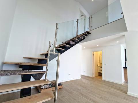 Moradia independente na Quinta da Queimada - Corroios