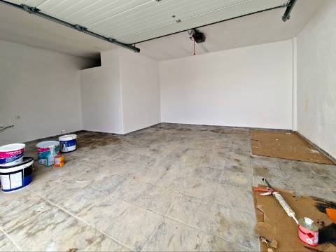 Moradia independente na Quinta da Queimada - Corroios