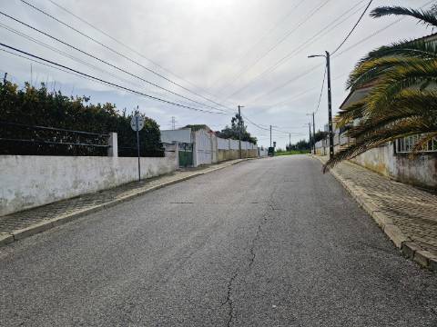 Moradia independente na Quinta da Queimada - Corroios