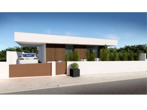 Moradia V3 térrea com piscina a 5 minutos das praias