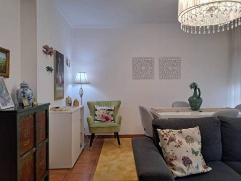 Apartamento T3 bem localizado, centro de Ourém