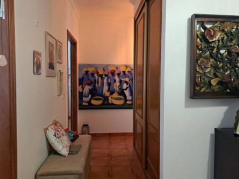 Apartamento T3 bem localizado, centro de Ourém