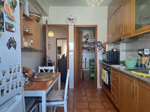 Apartamento T3 bem localizado, centro de Ourém