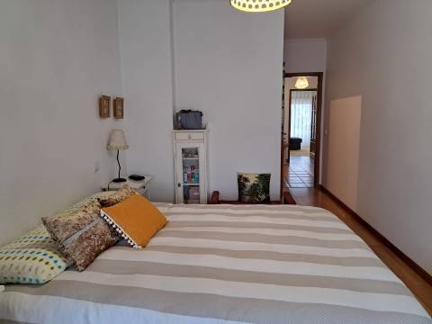 Apartamento T3 bem localizado, centro de Ourém