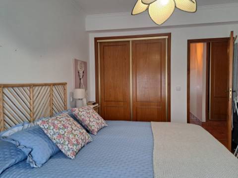 Apartamento T3 bem localizado, centro de Ourém