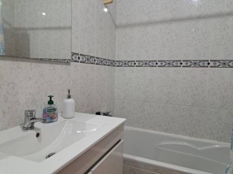 Apartamento T3 bem localizado, centro de Ourém