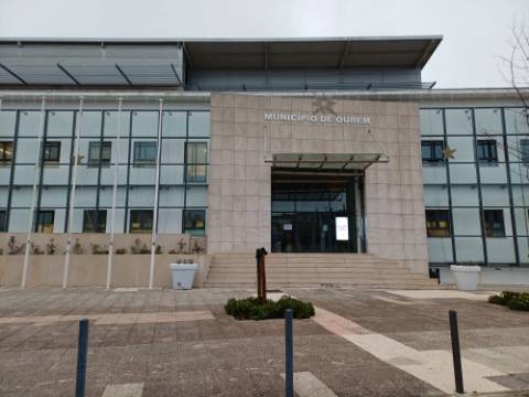 Apartamento T3 bem localizado, centro de Ourém