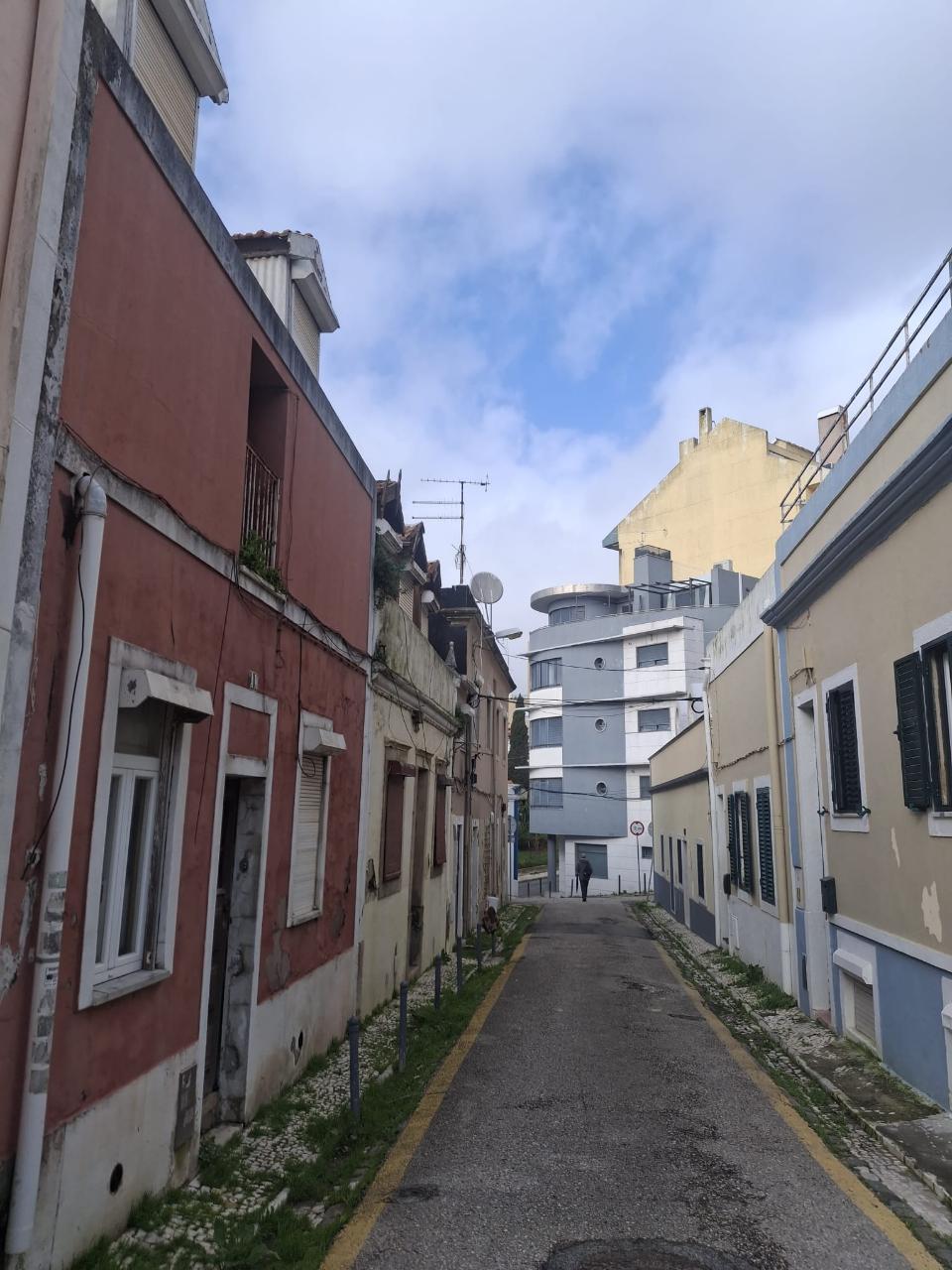 Moradia para reabilitar em Campolide